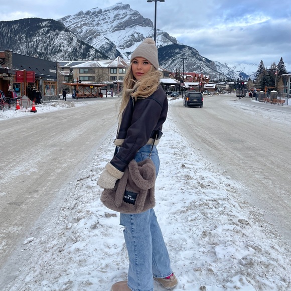 Meet your Posher, Darrien - Picture 2 of 8